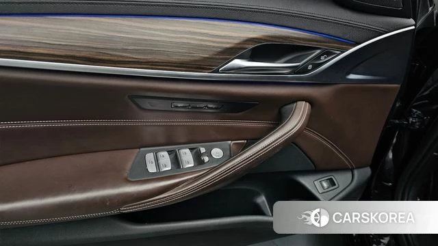 BMW 5 Series (G30) id 4907182 из Кореи 8