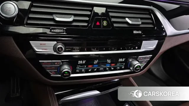 BMW 5 Series (G30) id 3746355 из Кореи 8