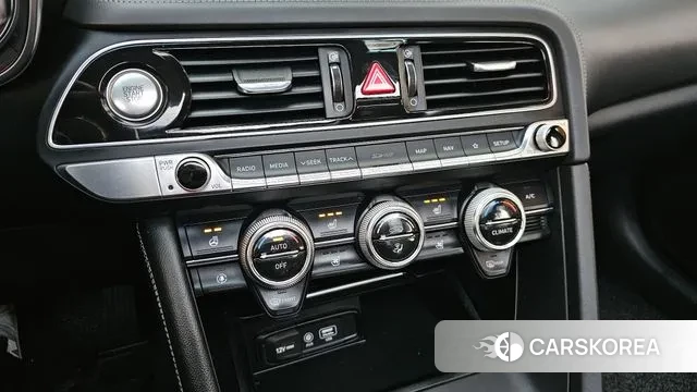 Genesis G70 id 3402966 из Кореи 8