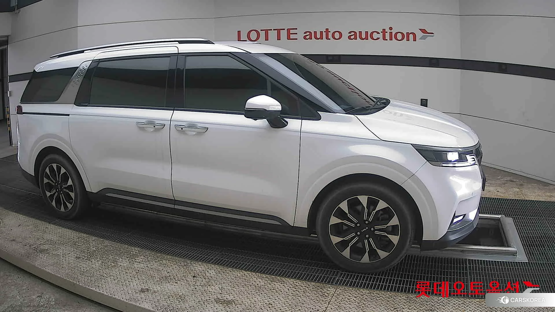 Kia Carnival id 3888384 из Кореи 8