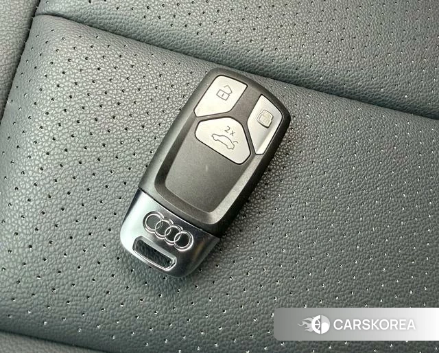 Audi A4L id 4329229 из Китая 8