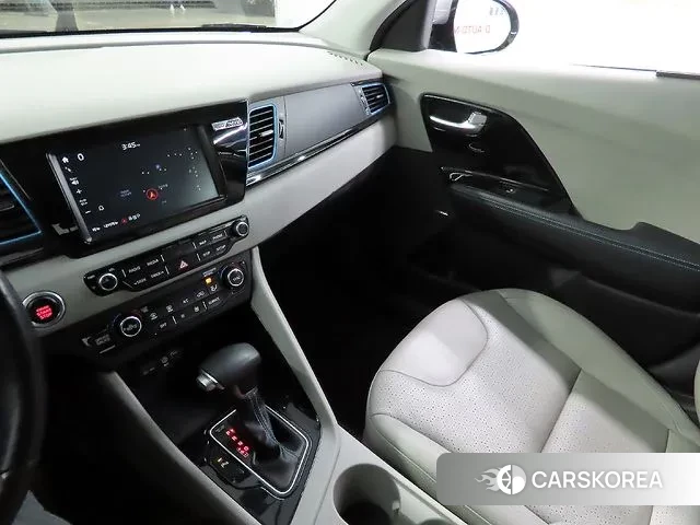 Kia Niro id 3608436 из Кореи 8