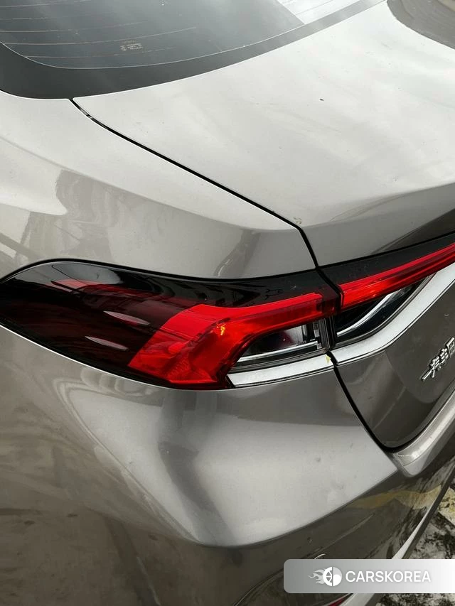 Toyota Corolla id 4263745 из Китая 8