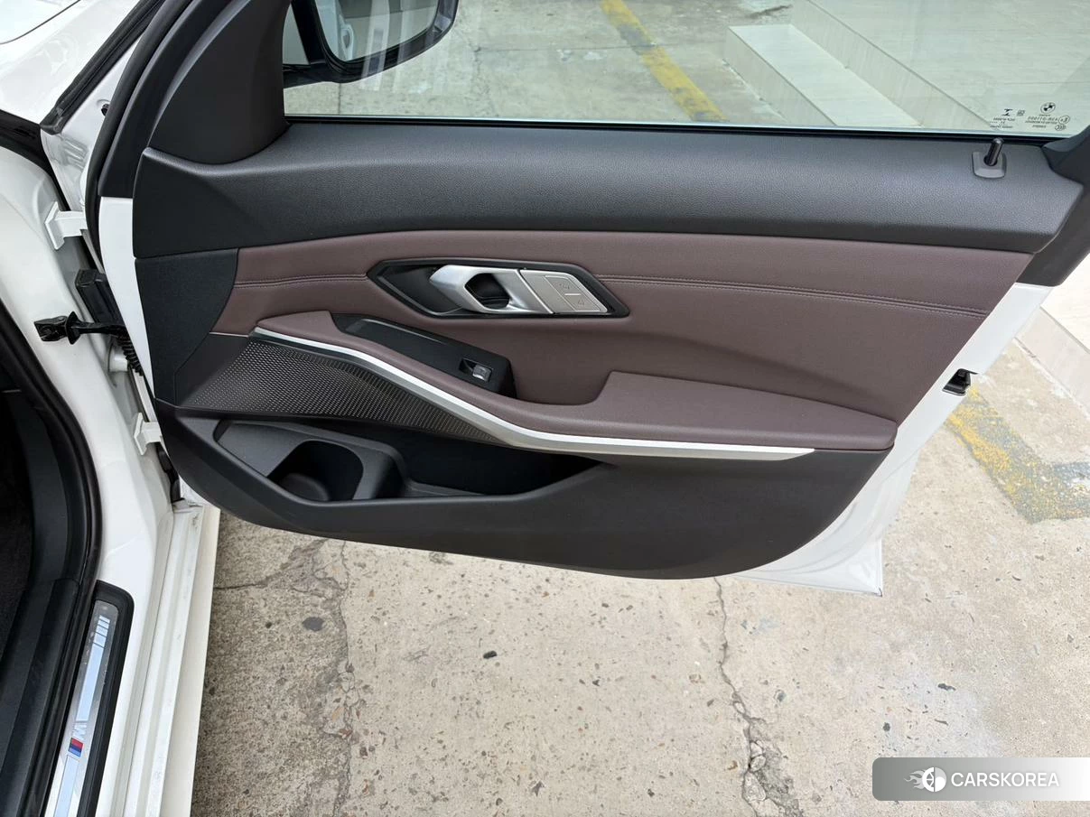 BMW 3 series id 4454285 из Китая 8