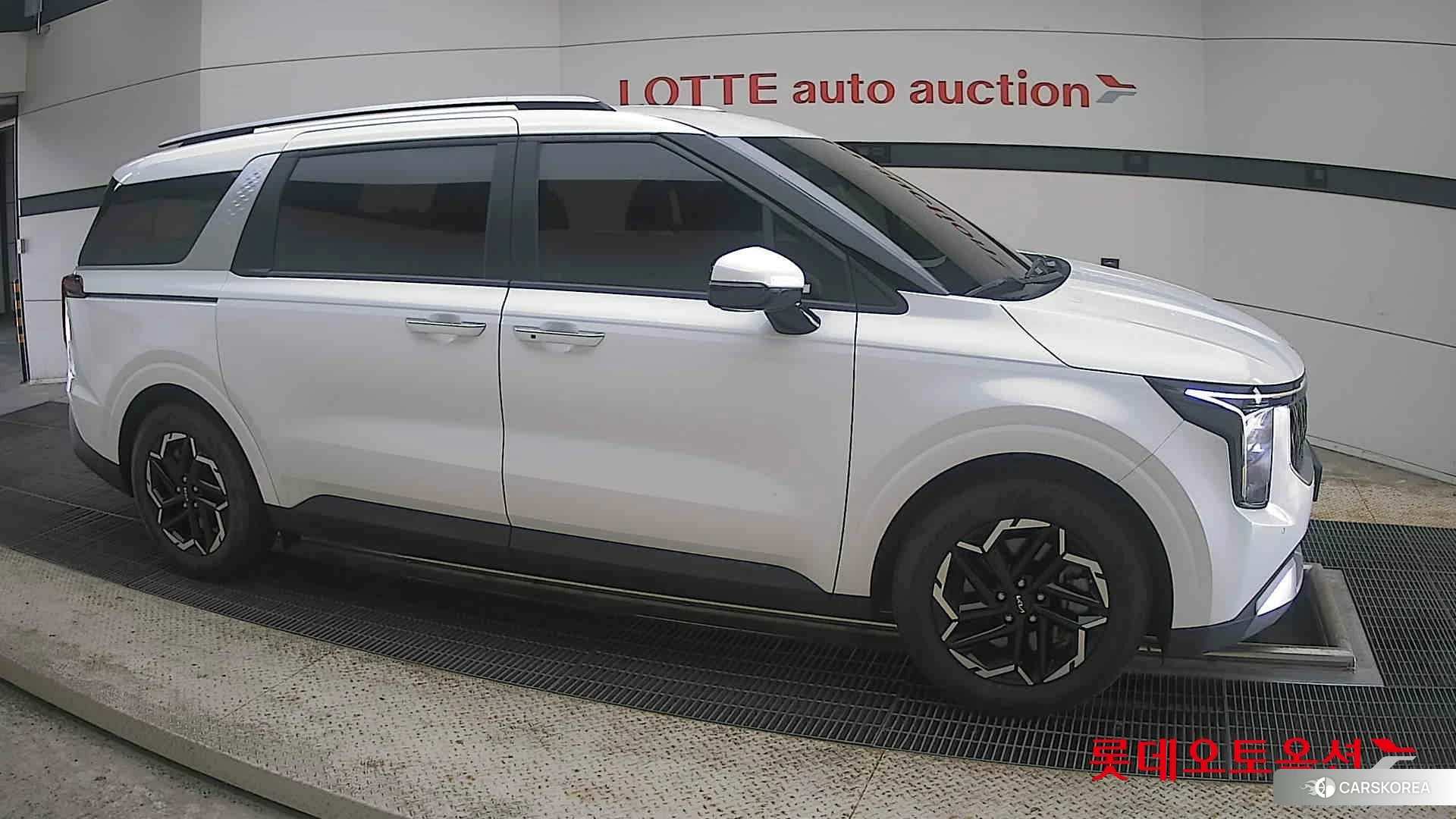 Kia Carnival id 4498436 из Кореи 8