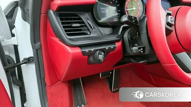 Porsche 911(992) id 3163930 из Кореи 8