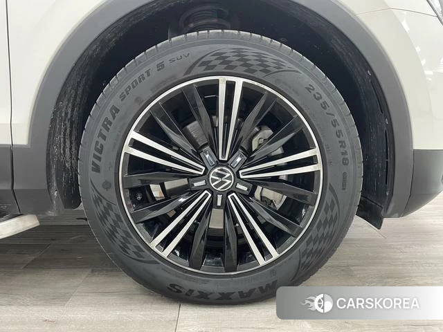 Volkswagen Tiguan L id 4290494 из Китая 8