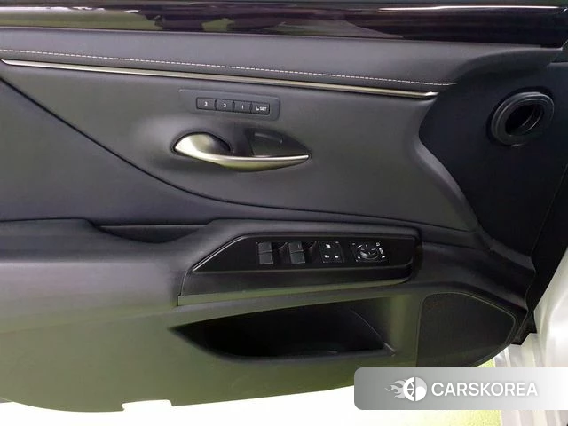 Lexus ES300h 7th generation id 4609984 из Кореи 8