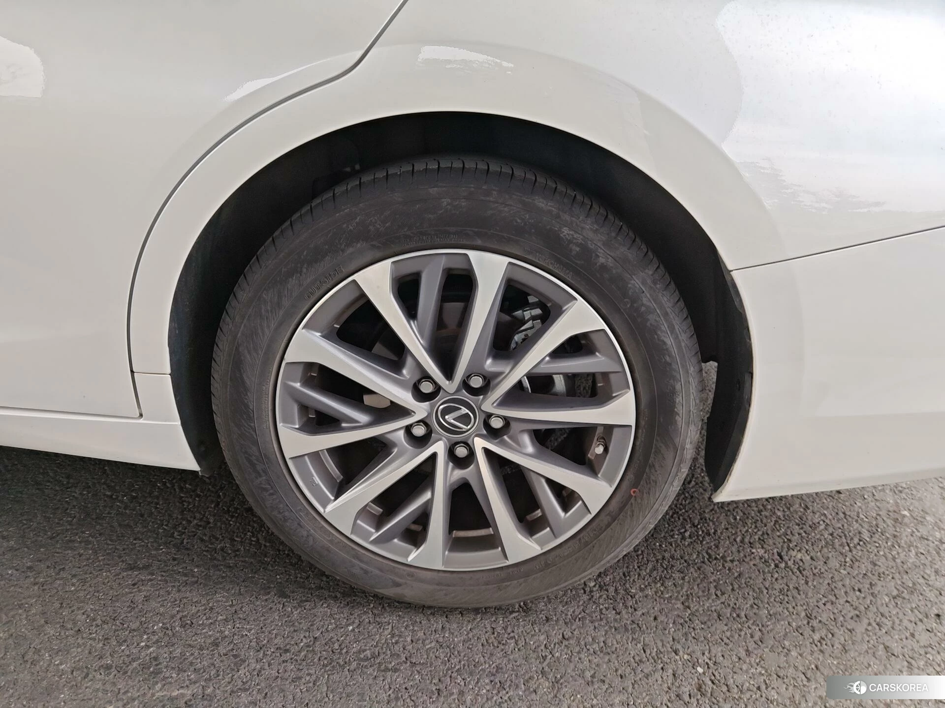 Lexus ES id 4440984 из Китая 8