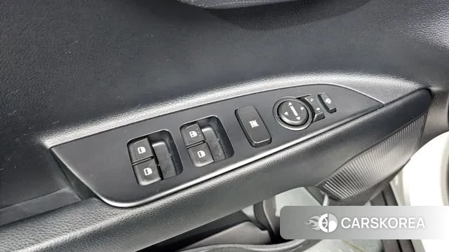 Kia Stonic id 3221036 из Кореи 8