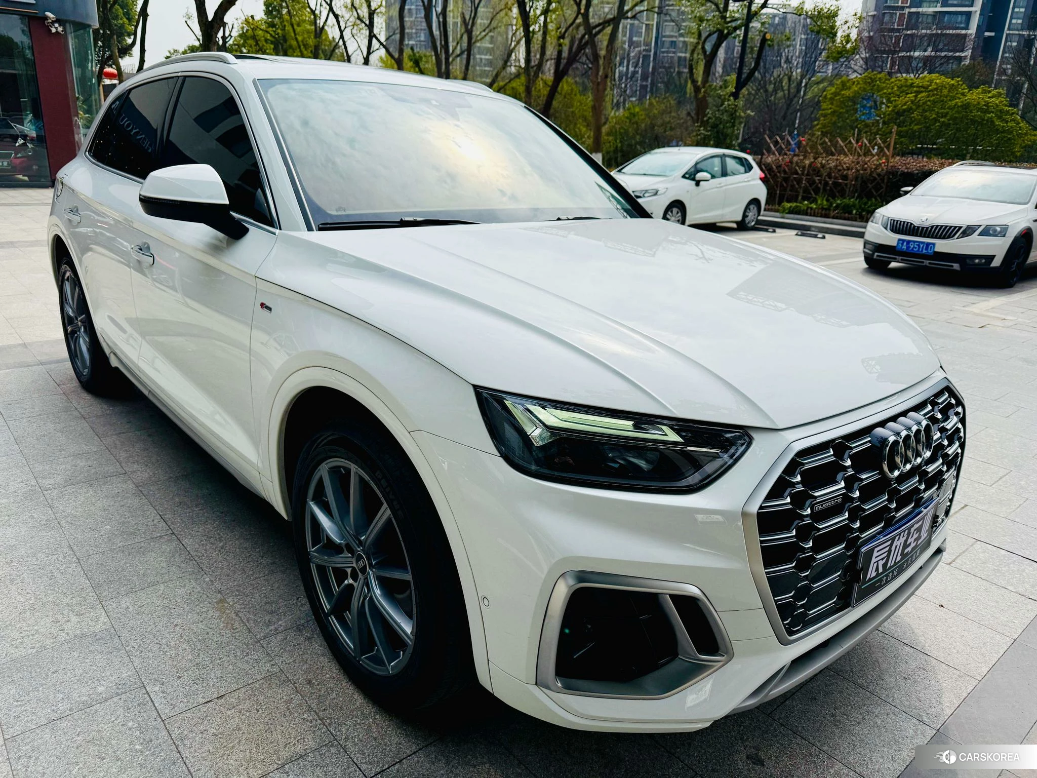 Audi Q5L id 4440835 из Китая 8