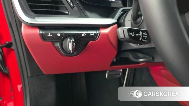 Porsche 911(992) id 4280446 из Кореи 8