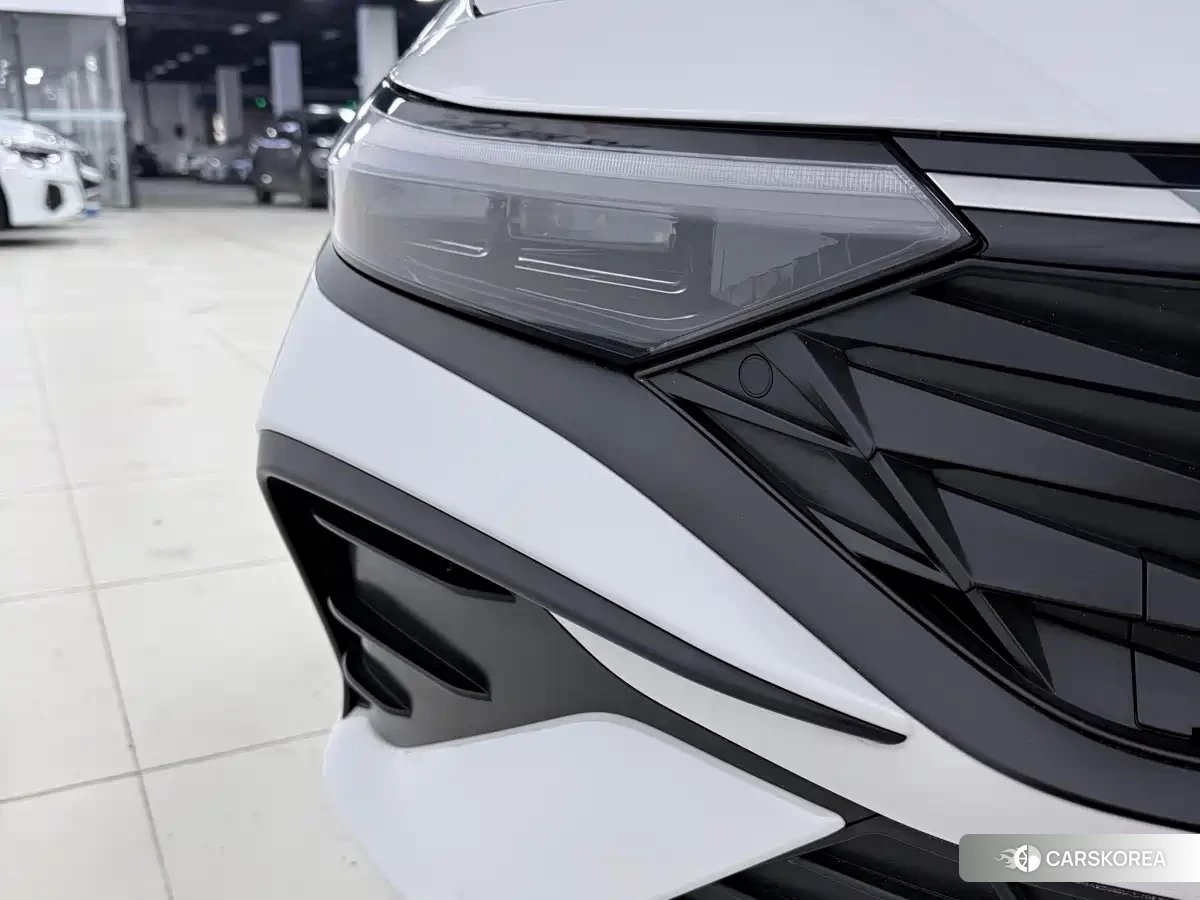 Hyundai Elantra id 4515426 из Китая 8