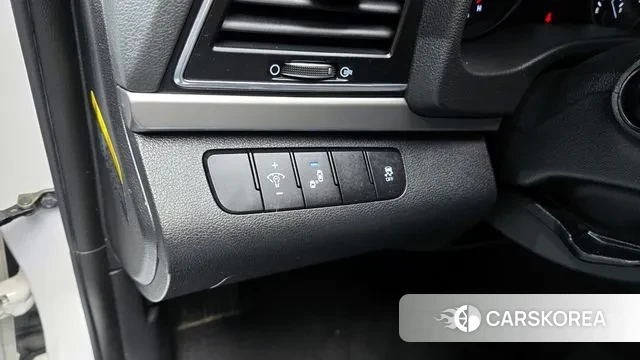 Hyundai Avante AD id 3474819 из Кореи 8