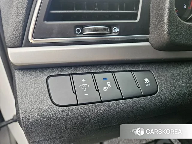 Hyundai Avante AD id 3399240 из Кореи 8