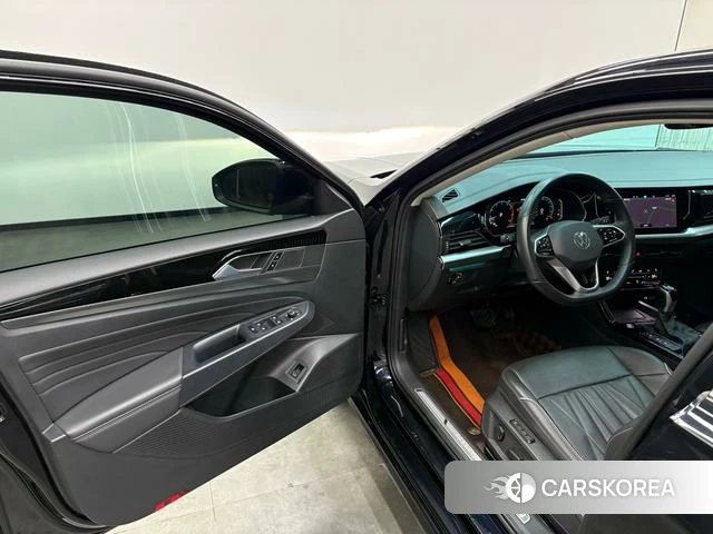 Volkswagen Passat id 4258842 из Китая 8