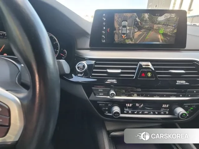 BMW 5 Series (G30) id 3039336 из Кореи 8