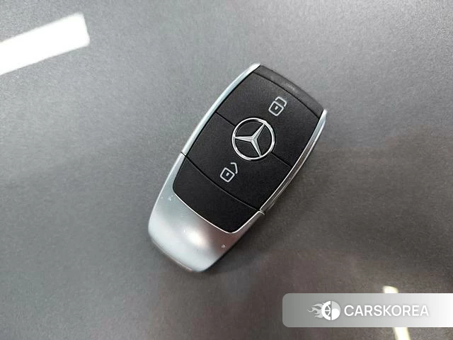 Mercedes-Benz GLB id 4261290 из Китая 8