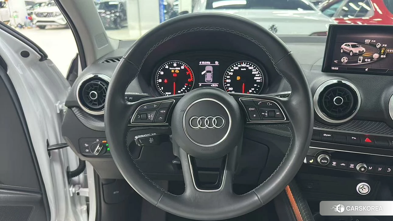 Audi Q2L id 4473468 из Китая 8
