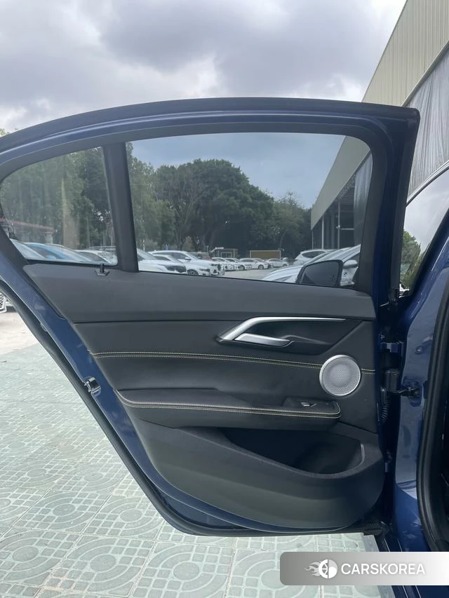 BMW 1 series id 4279288 из Китая 8