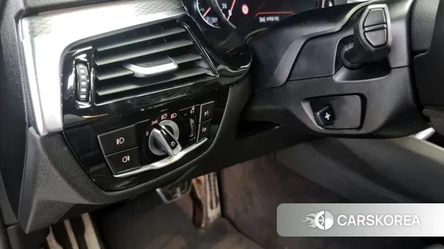 BMW 5 Series (G30) id 3055593 из Кореи 8