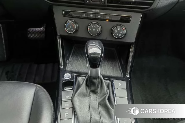 Volkswagen Passat id 4258514 из Китая 8