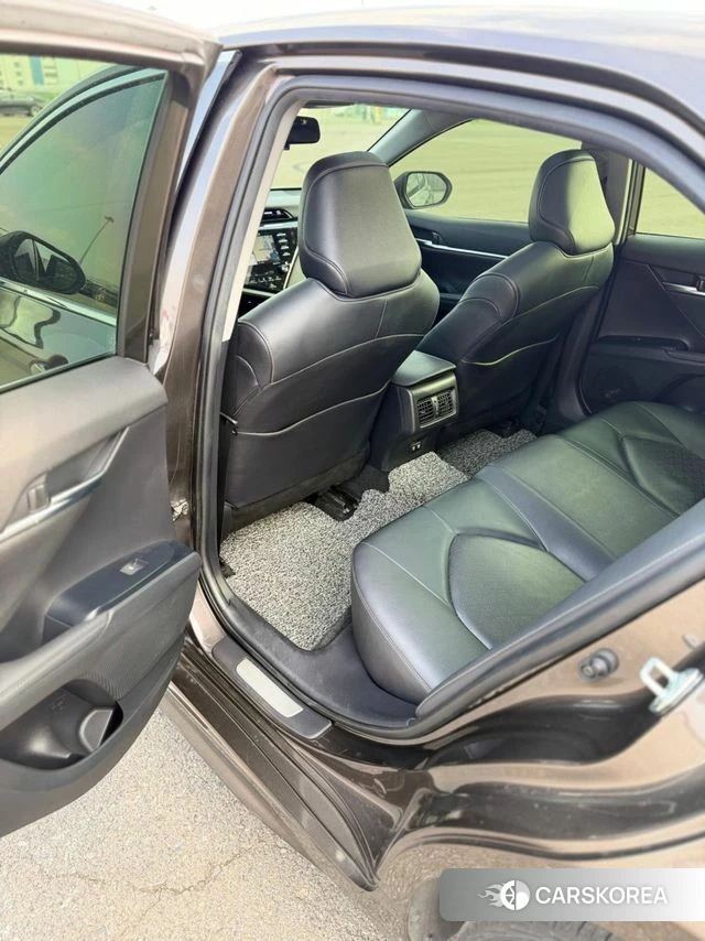 Toyota Camry (XV70) id 3965604 из Кореи 8