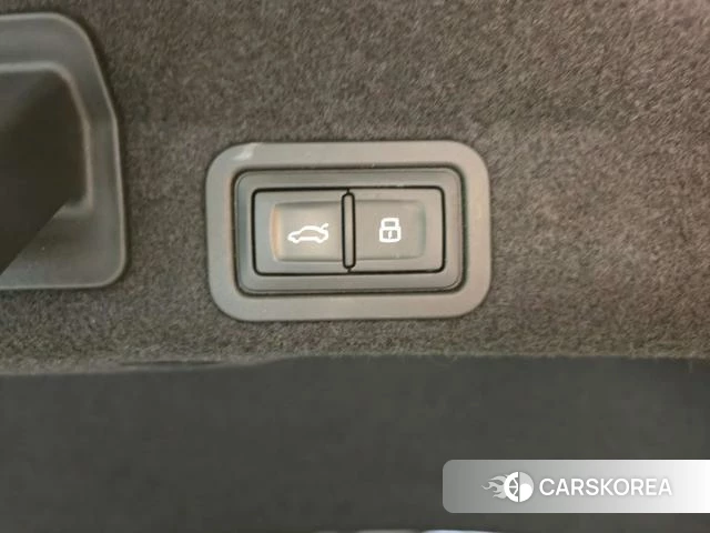 Audi A6L id 4278977 из Китая 8