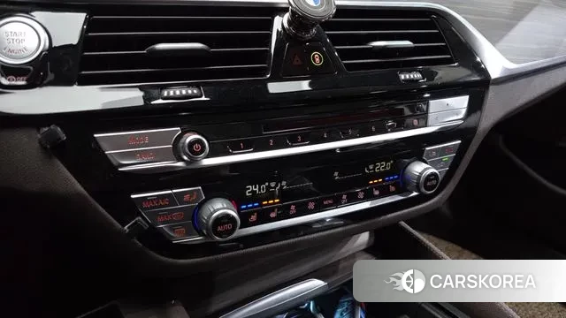 BMW 5 Series (G30) id 3499619 из Кореи 8