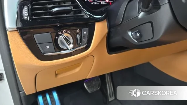 BMW 5 Series (G30) id 2964200 из Кореи 8