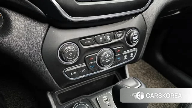 Jeep Cherokee (KL) id 3557588 из Кореи 8