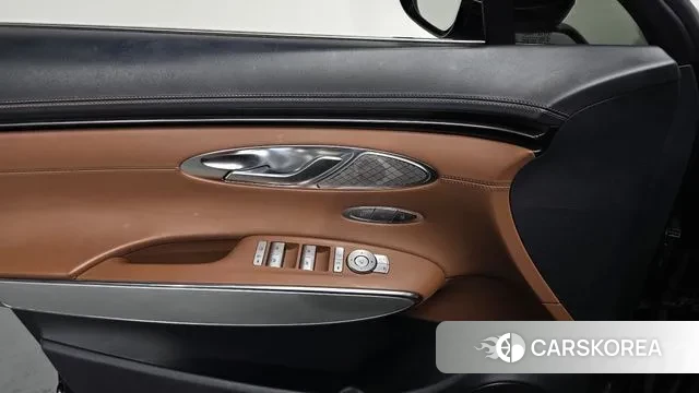 Genesis GV70 id 3498503 из Кореи 8