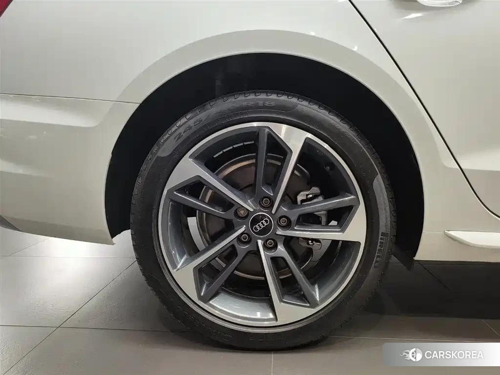 Audi A4L id 4539184 из Китая 8