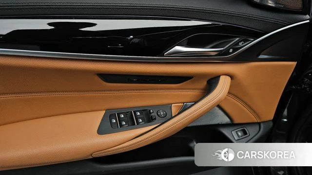 BMW 5 Series (G30) id 4918933 из Кореи 8