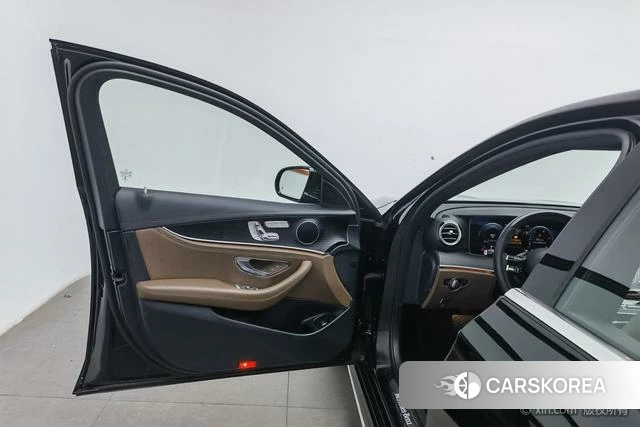 Mercedes-Benz E-class id 4257874 из Китая 8