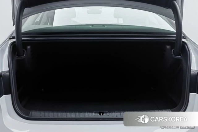 Audi A7L id 4275678 из Китая 8