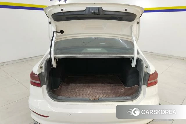 Volkswagen Lavida id 4300361 из Китая 8