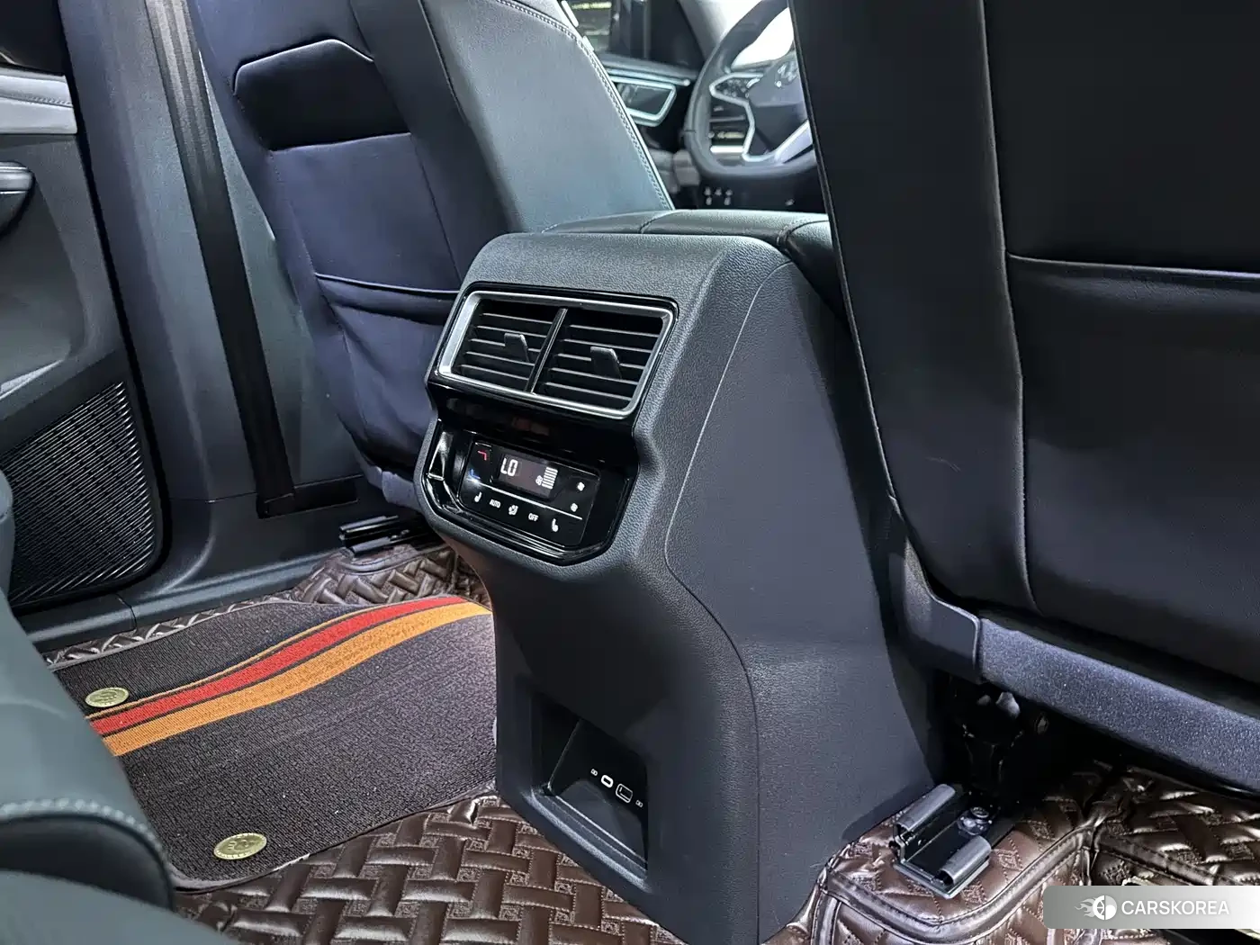 Volkswagen Touareg id 4583773 из Китая 8