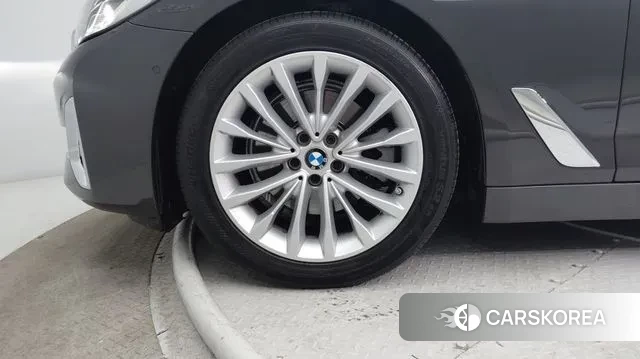 BMW 5 Series (G30) id 3406388 из Кореи 8