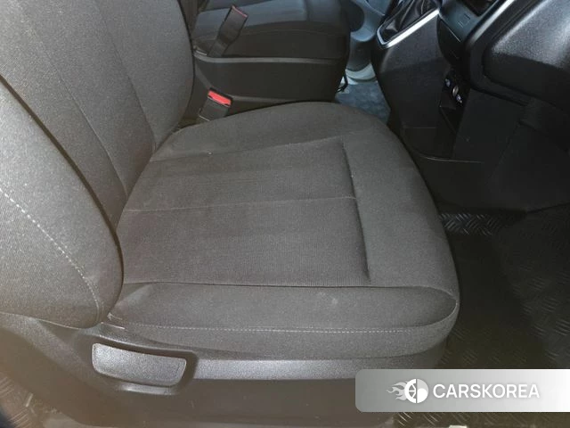 Hyundai Staria id 4513111 из Кореи 8