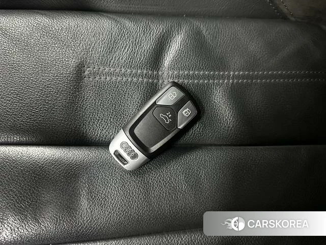 Audi A4L id 4228487 из Китая 8