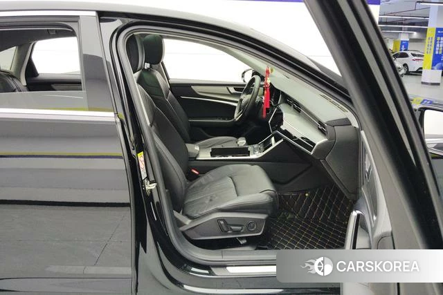 Audi A6L id 3857713 из Китая 8