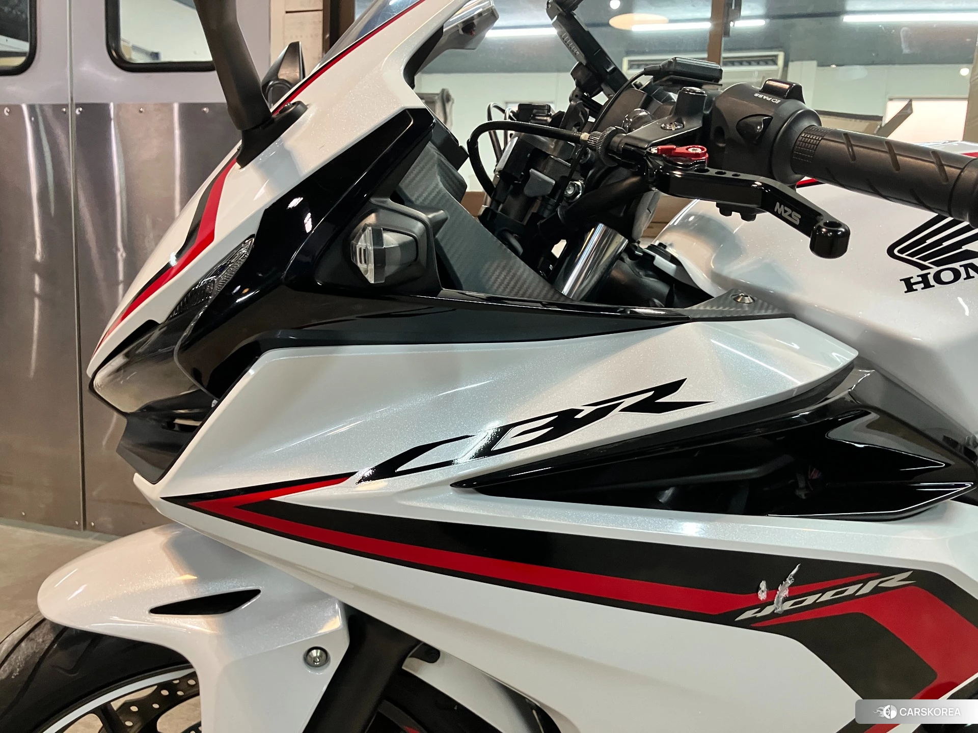 Проданный Honda CBR400R ABS id 4347790 из Японии, фото 8