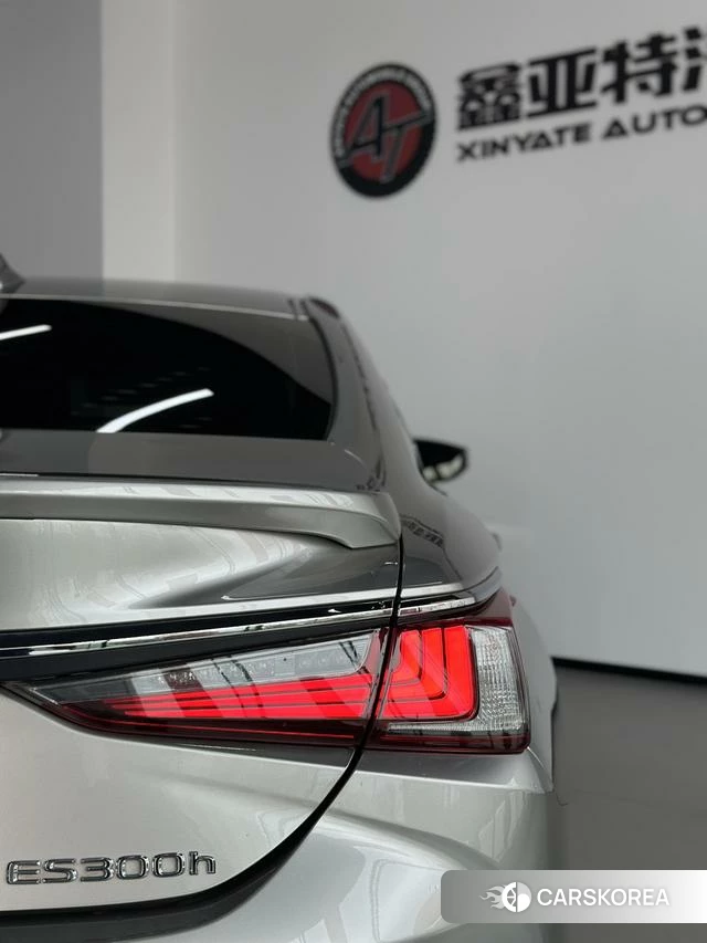 Lexus ES id 4273402 из Китая 8