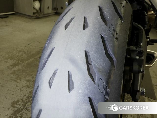 Проданный Honda CB650R id 3999484 из Японии, фото 8