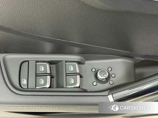 Audi Q2L id 4207421 из Китая 8