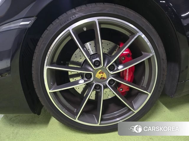 Porsche 911(992) id 3992926 из Кореи 8