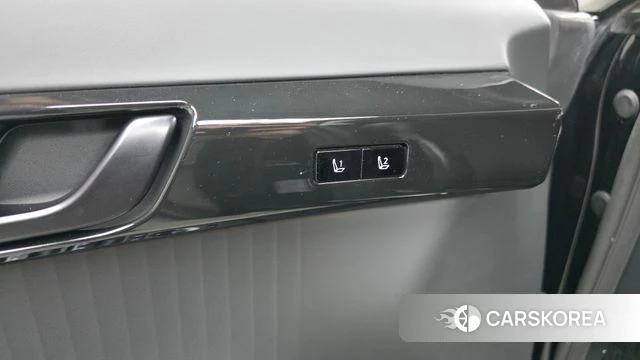 Hyundai Grandeur (GN7) id 3934588 из Кореи 8