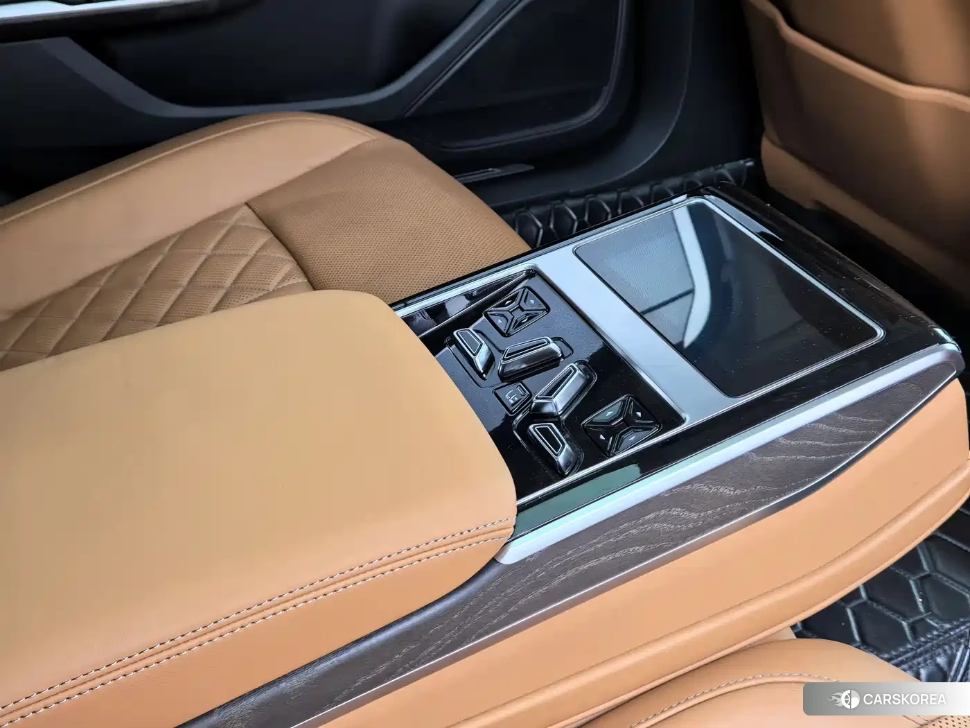 Audi A8 id 4583893 из Китая 8