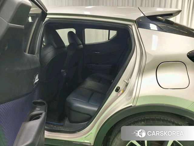 Toyota C-HR id 4210227 из Китая 8